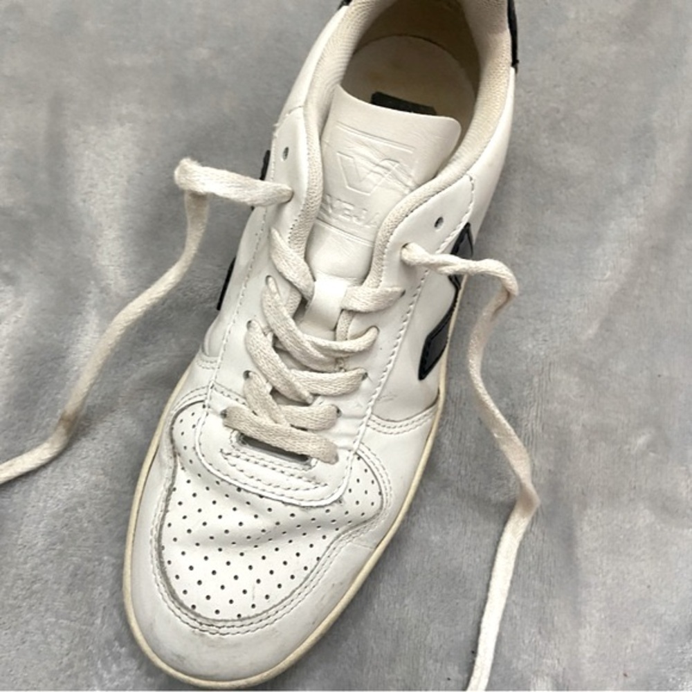 Veja V-10 sneakers shoes Size 6 - Picture 7 of 8